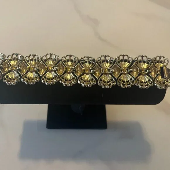 Vintage  Pegasus CORO Filigree Bow Link Bracelet - Picture 2 of 5